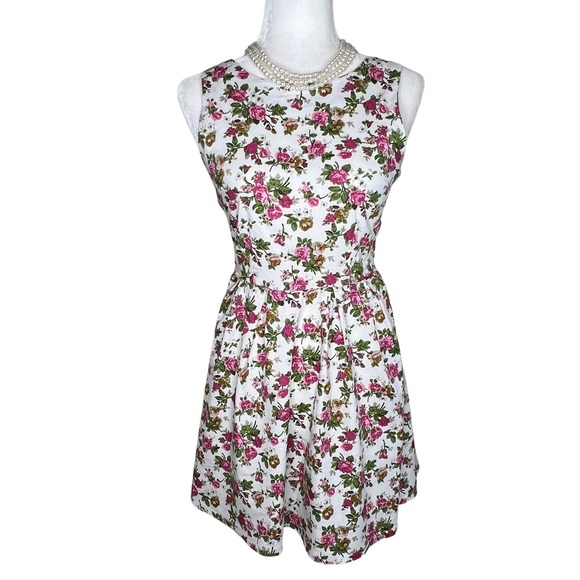 Say What? Dress Fit and Flare Sleeveless Floral Rose White Pink Small S - Picture 1 of 15